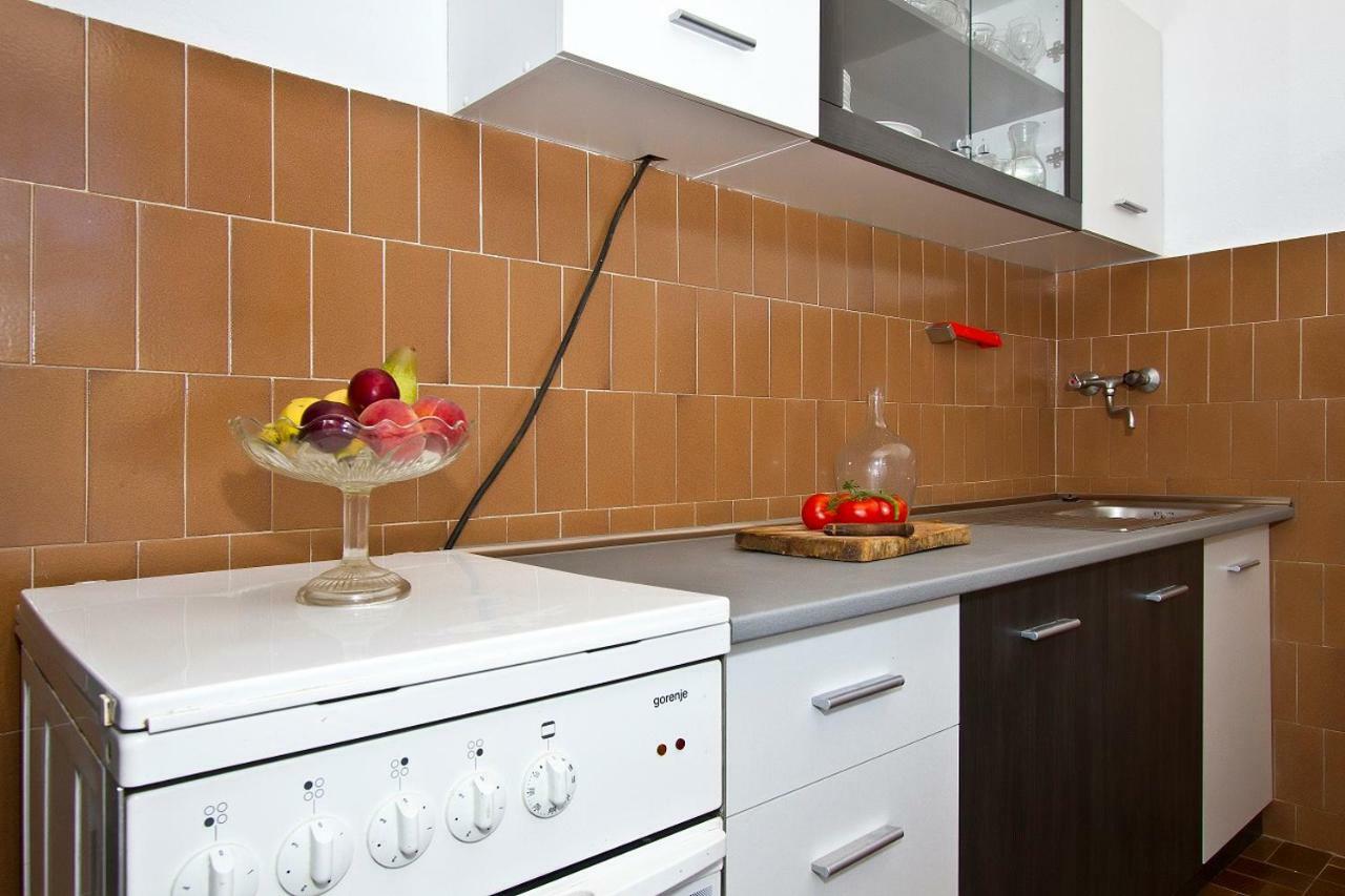 Apartments Maestro Stomorska Kültér fotó