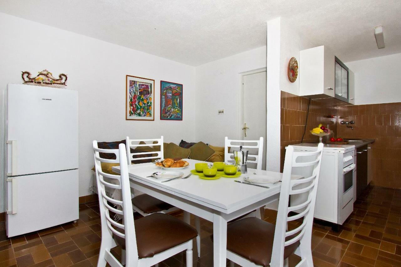 Apartments Maestro Stomorska Kültér fotó