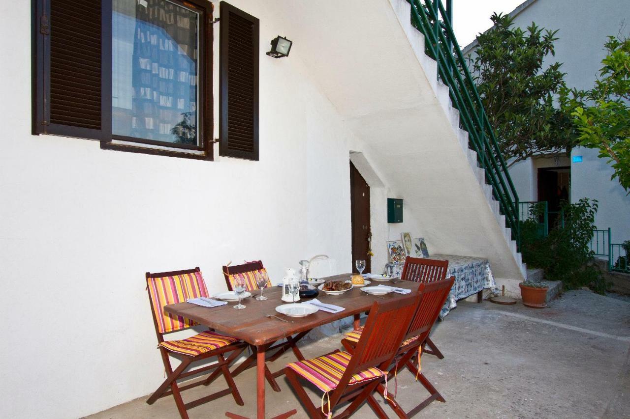 Apartments Maestro Stomorska Kültér fotó