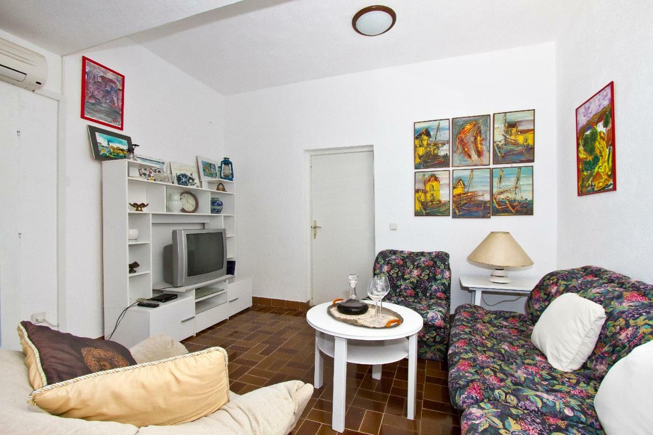 Apartments Maestro Stomorska Kültér fotó